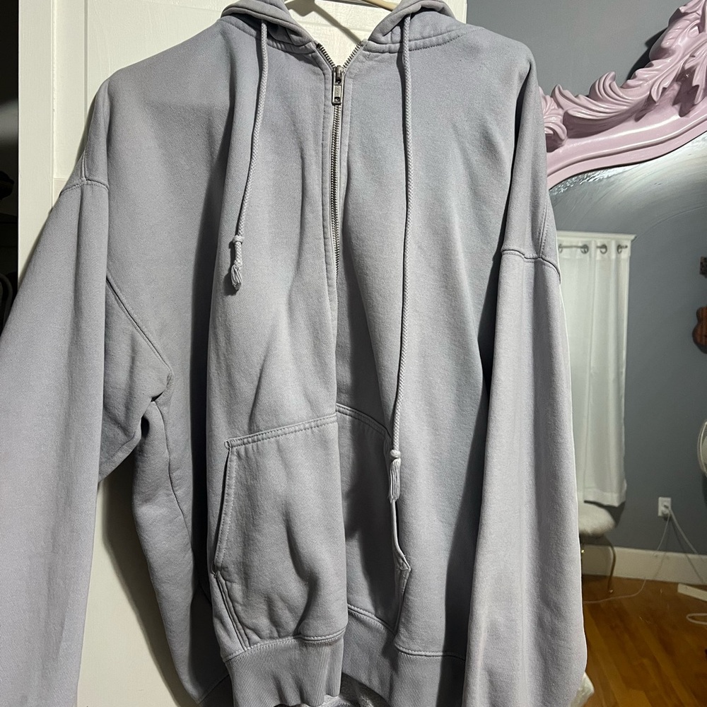 Women’s Brandy Melville zip up hoodie